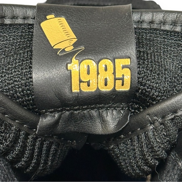 Jordan 1 Retro High Flyknit Shadow (GS) - Picture 15 of 16